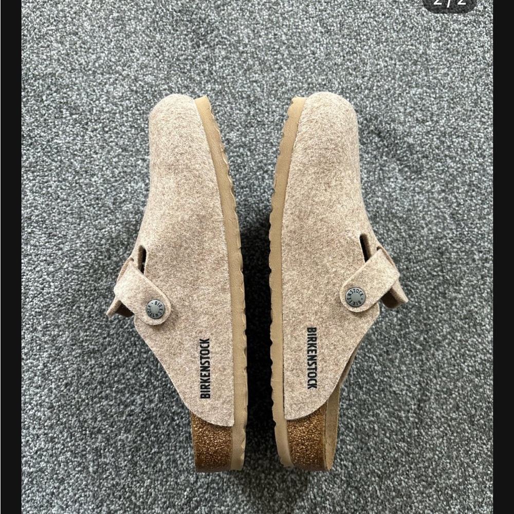 Almost brand new Boston Birkenstocks sandcastle felt color